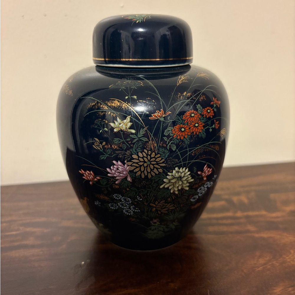 Vintage Kiku Blue Toyo Japan Ginger Jar Vase with Lid